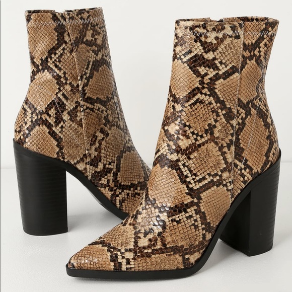 Lulus Shoes - Lulus Pointed Toe Snake Boot